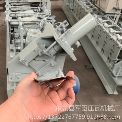 現(xiàn)貨供應(yīng) 百葉窗壓型機器 軍臣壓瓦機 鋅鋼百葉窗機器 百葉窗加強筋機器